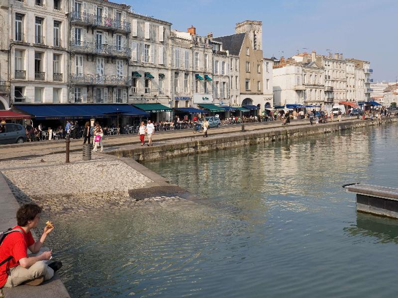 HotelF1 La Rochelle Angoulins image