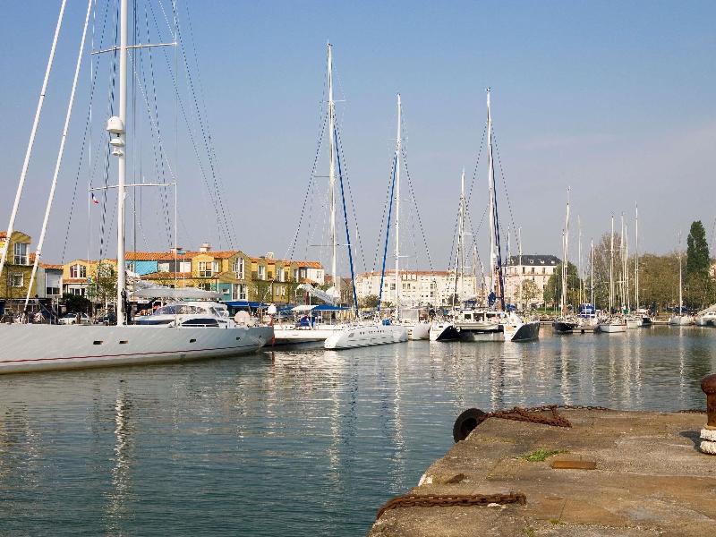 HotelF1 La Rochelle Angoulins image