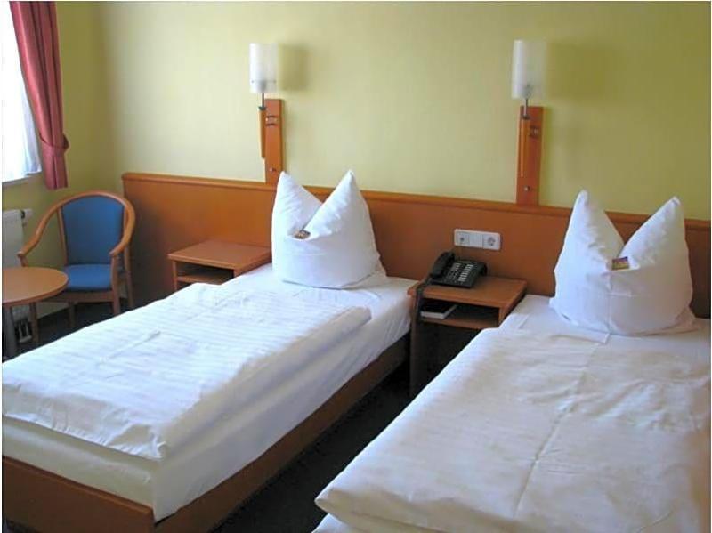Hotel am Platz image