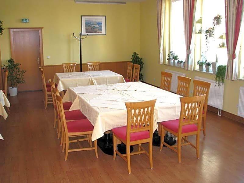 Hotel am Platz image