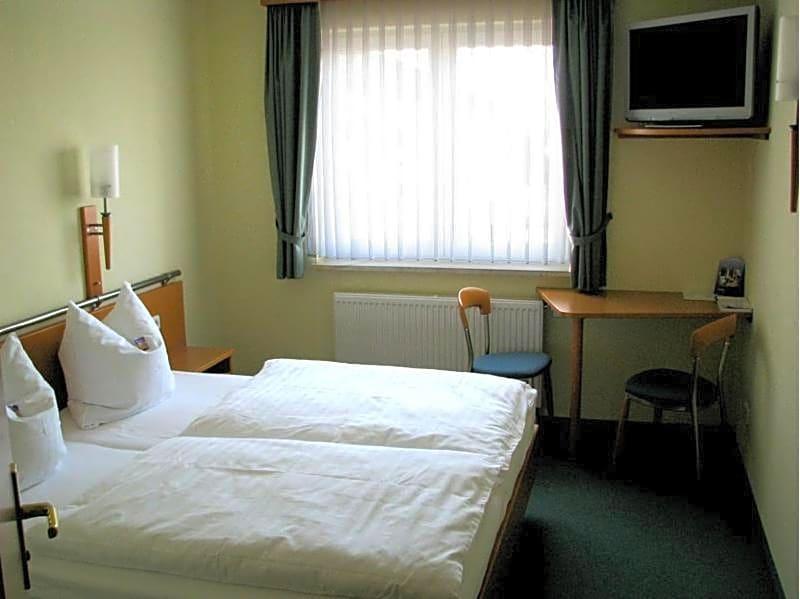 Hotel am Platz image