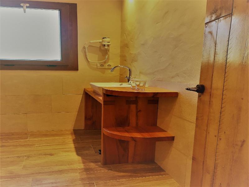 Tres Mares image