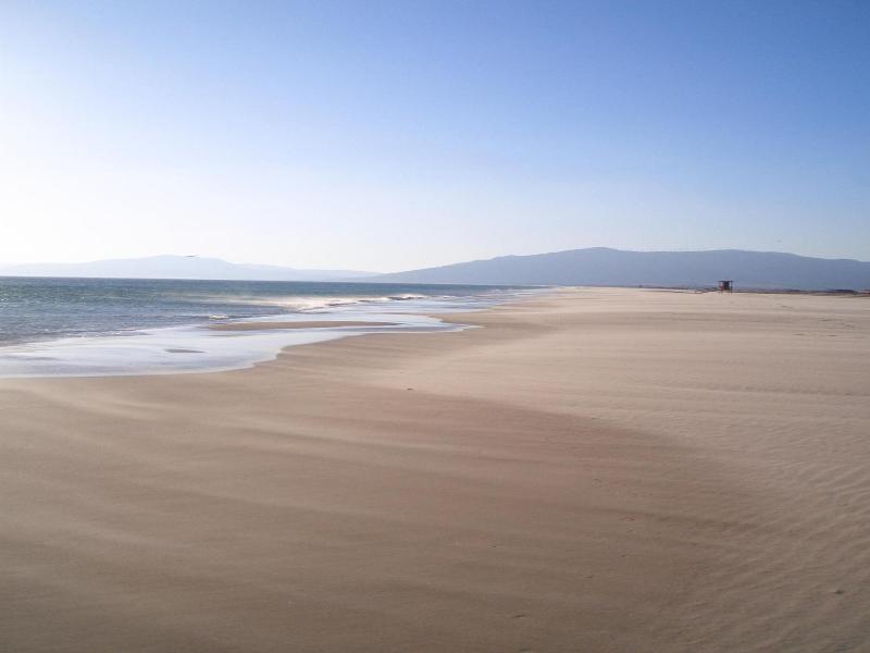 Tres Mares image