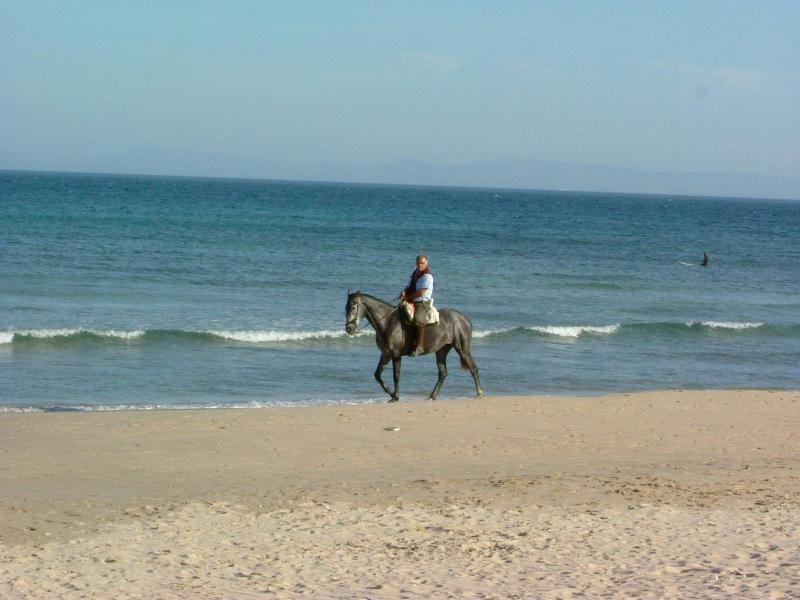 Tres Mares image