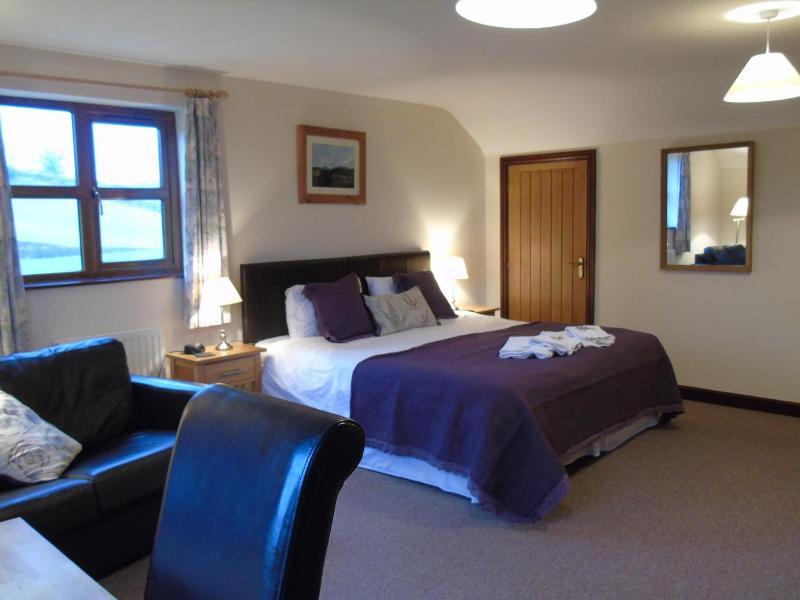 Pwllgwilym Holiday Cottages image