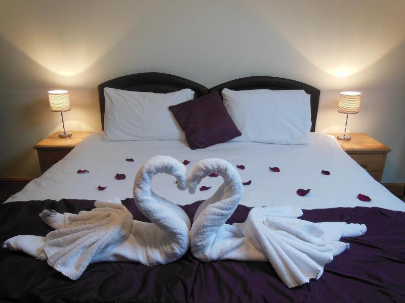 Pwllgwilym Holiday Cottages image