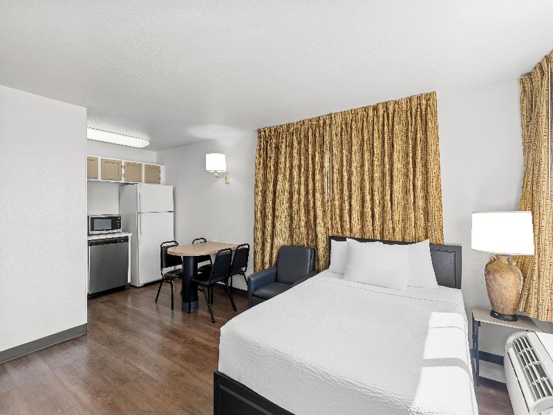 MainStay Suites Las Vegas Flamingo image