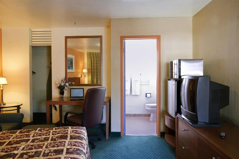 Americas Best Value Inn Livermore image