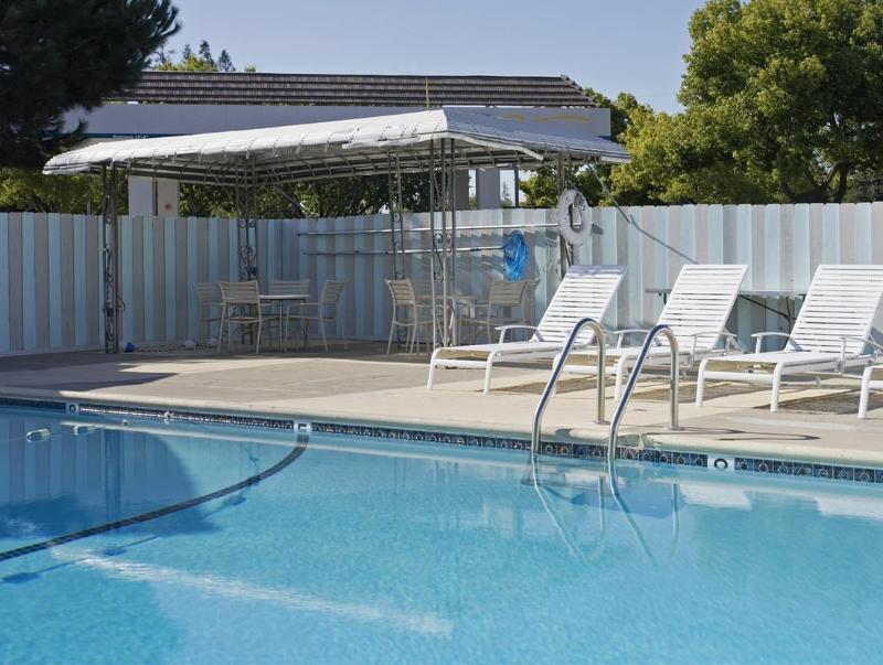 Americas Best Value Inn Livermore image