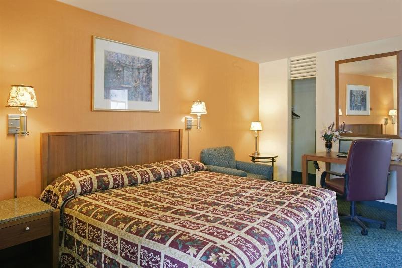 Americas Best Value Inn Livermore image