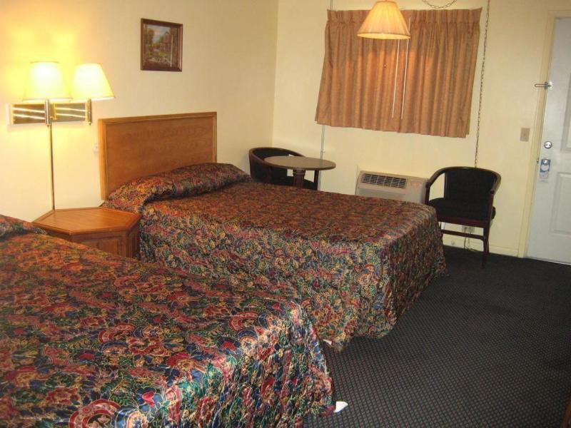 Guest House Motel Chanute image