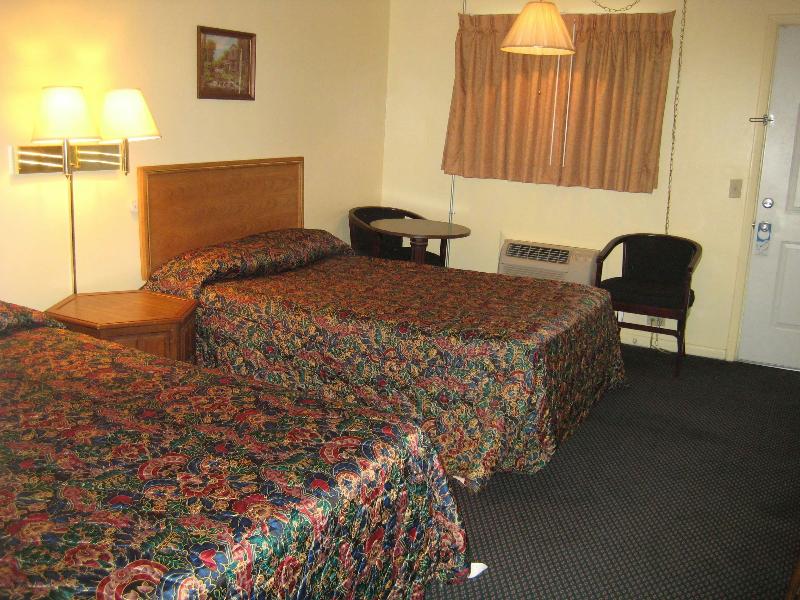 Guest House Motel Chanute image