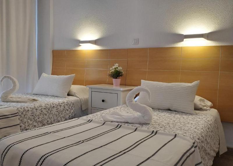 Las Camelias Apartments image