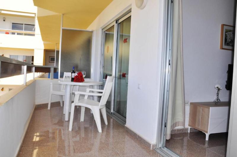 Las Camelias Apartments image