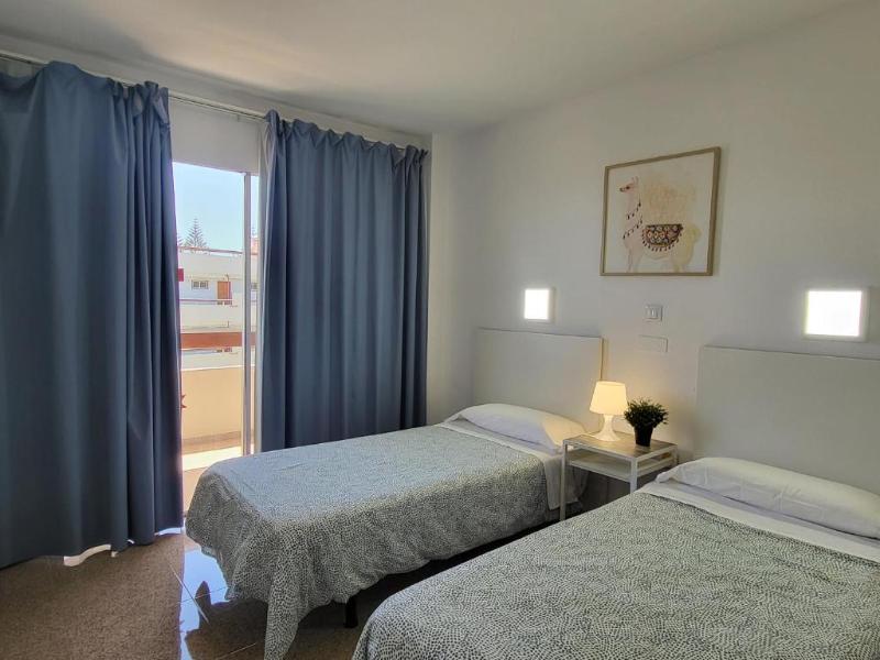 Las Camelias Apartments image