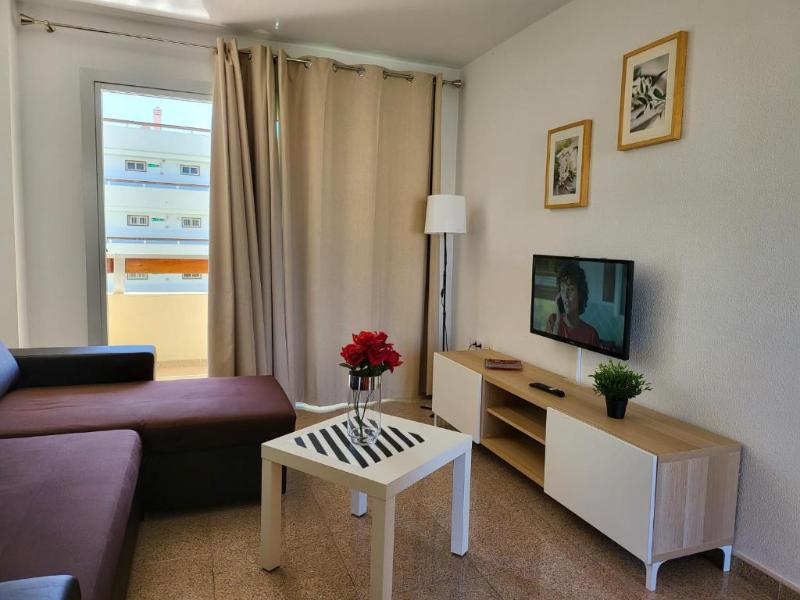 Las Camelias Apartments image