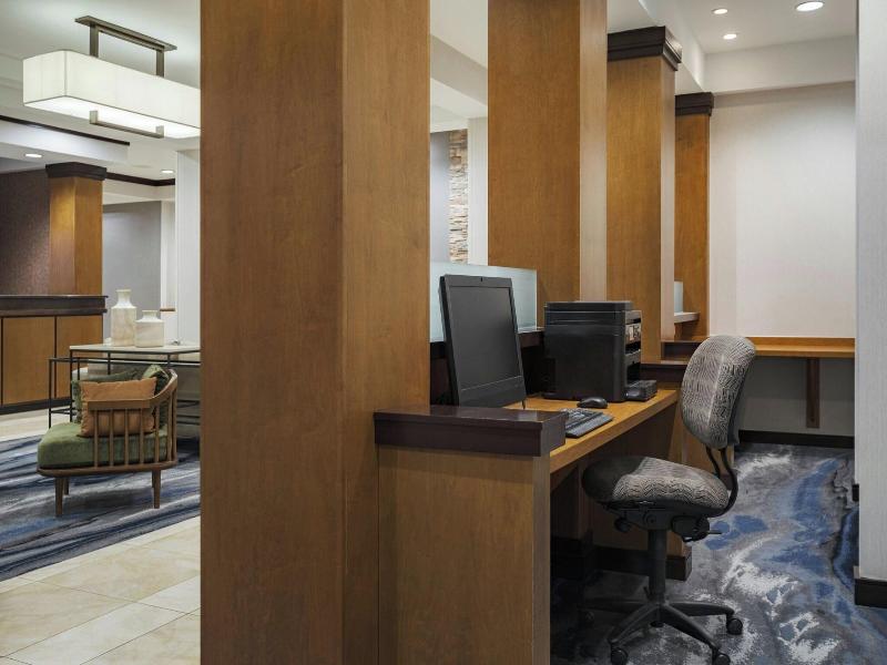 Fairfield Inn & Suites Louisville East image