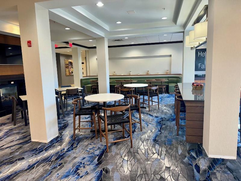 Fairfield Inn & Suites Louisville East image
