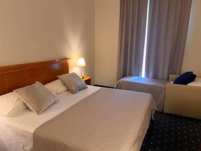 Hotel Dore image