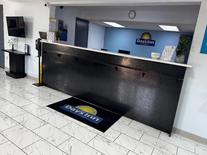 Days Inn by Wyndham Lake City I-10 image