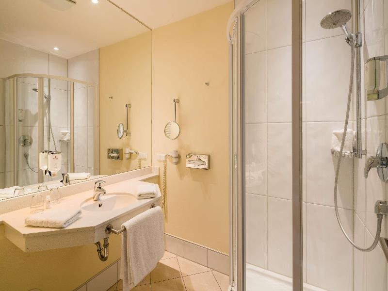 Best Western Premier Castanea Resort image