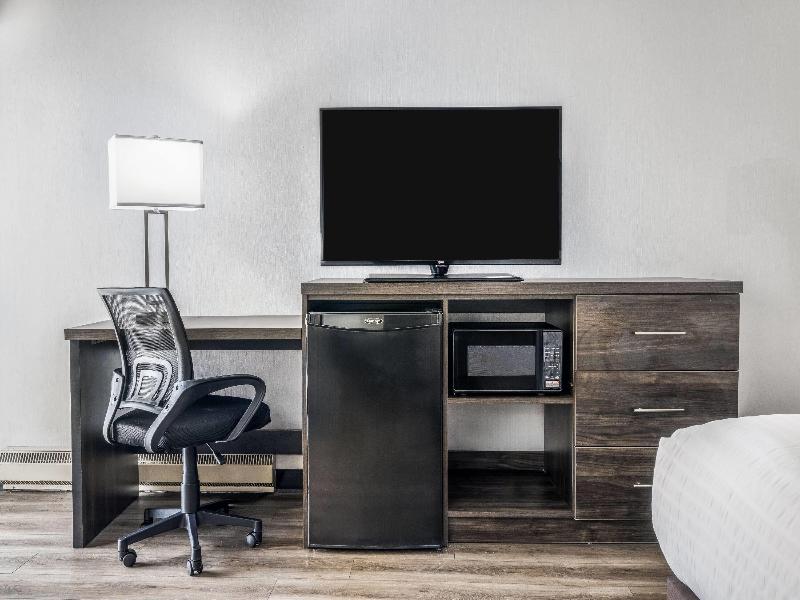 Days Inn by Wyndham London image