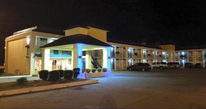 Americas Best Value Inn Kosciusko image
