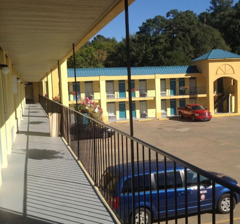 Americas Best Value Inn Kosciusko image