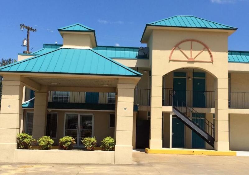 Americas Best Value Inn Kosciusko image