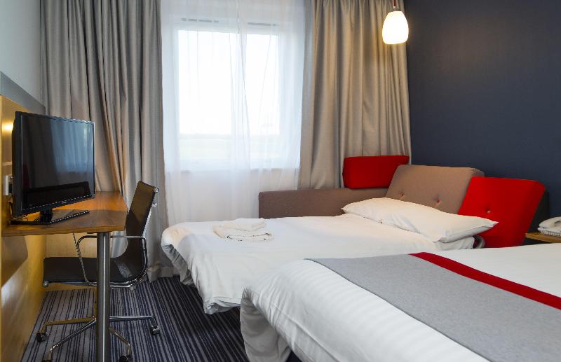 Holiday Inn Express London-Epsom Downs image