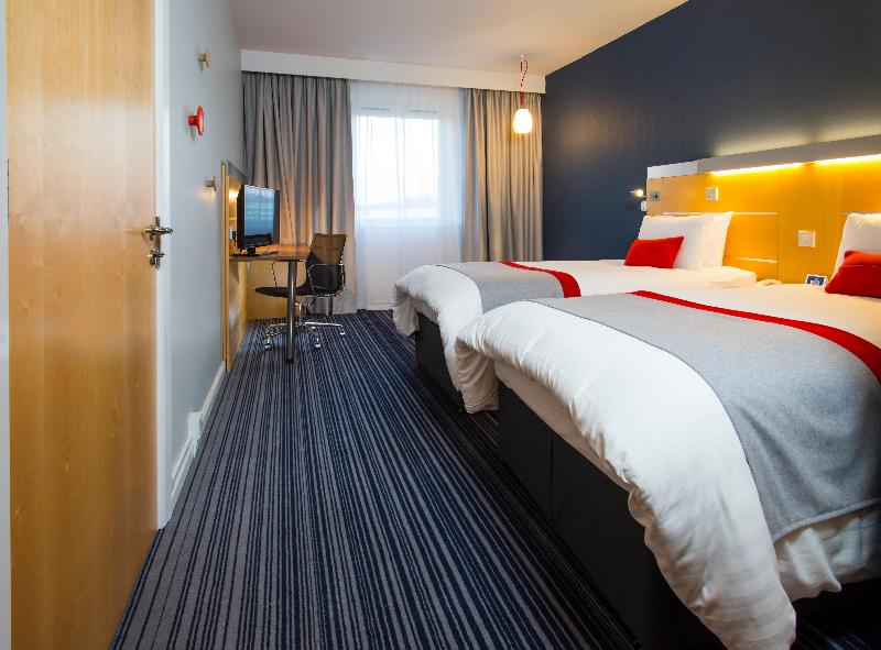 Holiday Inn Express London-Epsom Downs image