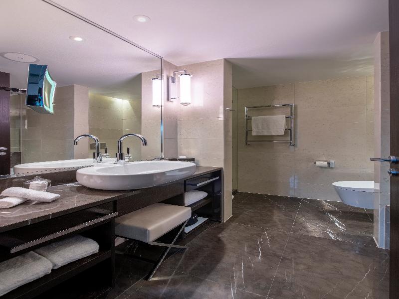 Royal Savoy Hotel & Spa image