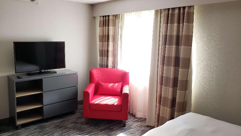 Country Inn & Suites by Radisson Lincoln Airport