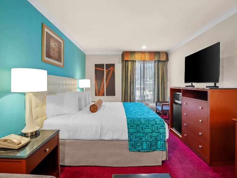 Howard Johnson by Wyndham Pasadena image
