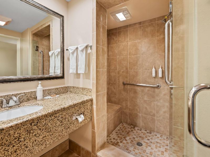 Howard Johnson by Wyndham Pasadena image