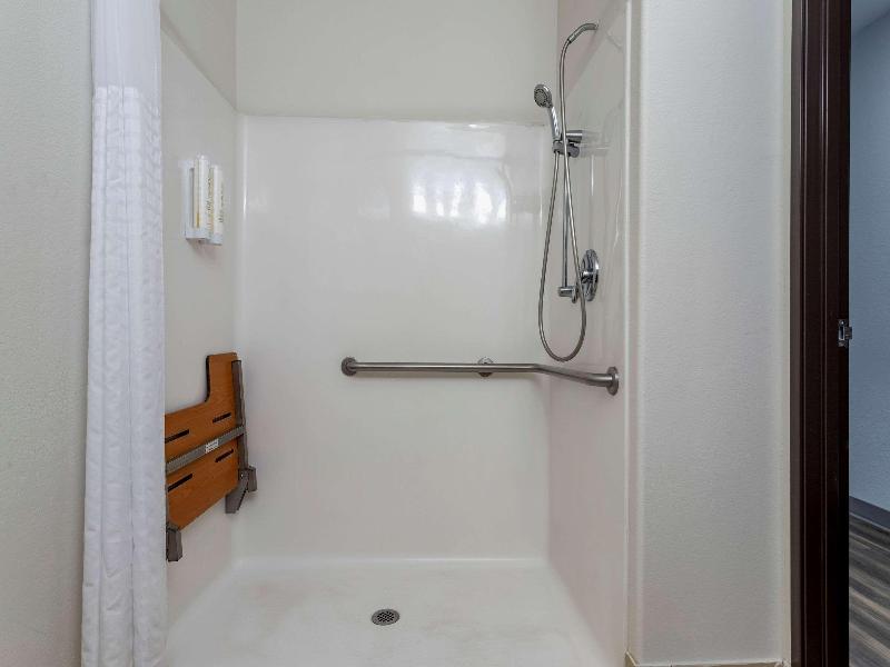 Clarion Pointe Sulphur - Lake Charles image