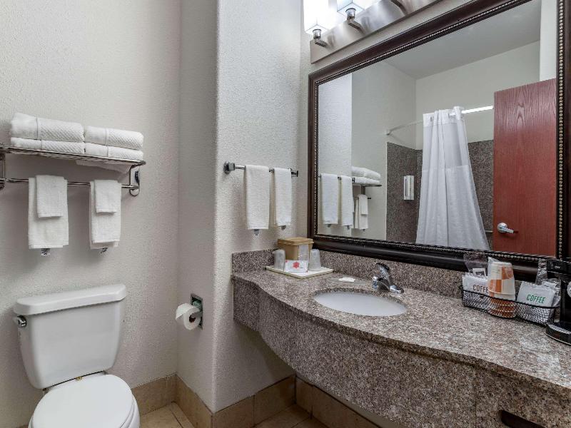 Clarion Pointe Sulphur - Lake Charles image