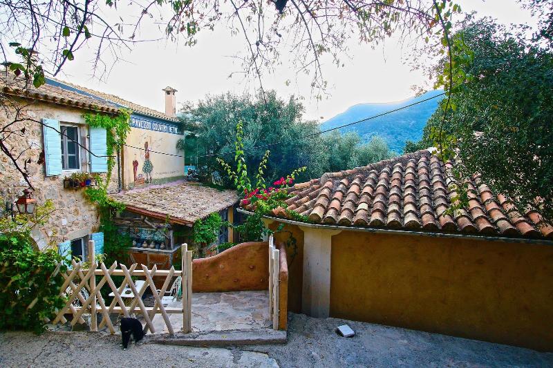 Pavezzo Country Retreat image