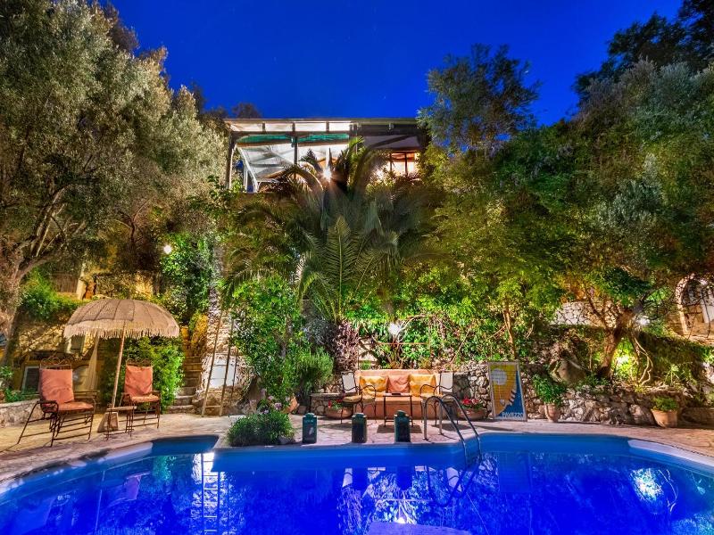Pavezzo Country Retreat image