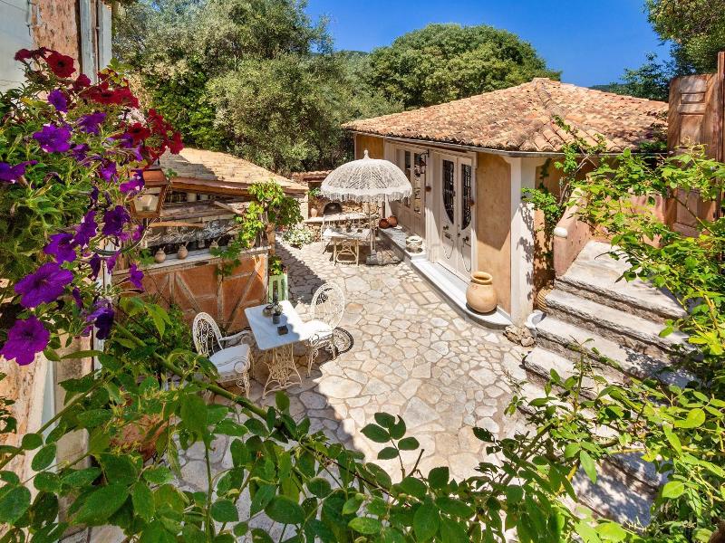 Pavezzo Country Retreat image
