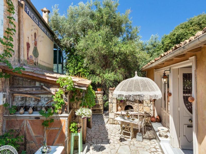 Pavezzo Country Retreat image