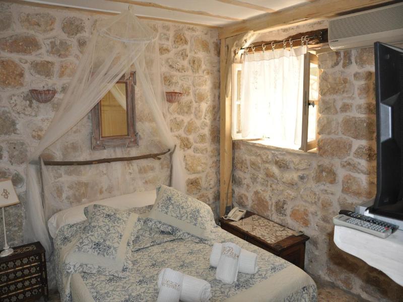 Pavezzo Country Retreat image