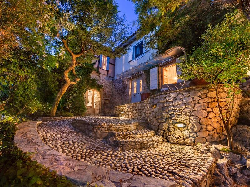 Pavezzo Country Retreat image