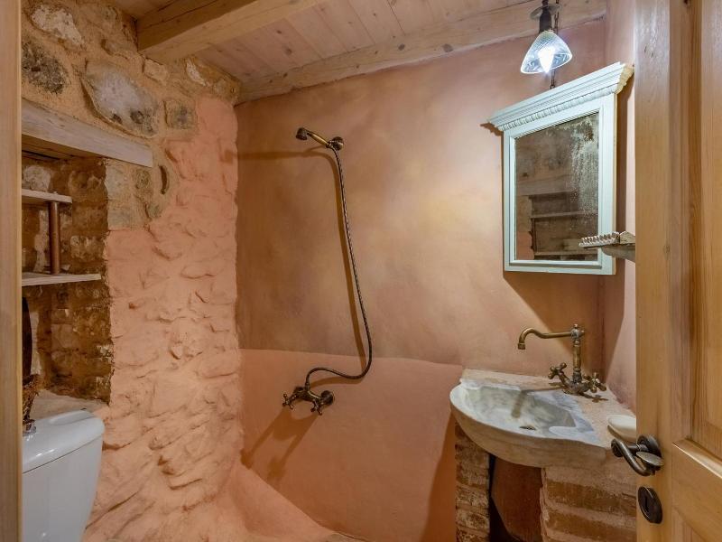 Pavezzo Country Retreat image