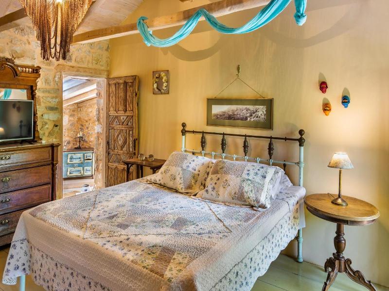 Pavezzo Country Retreat image