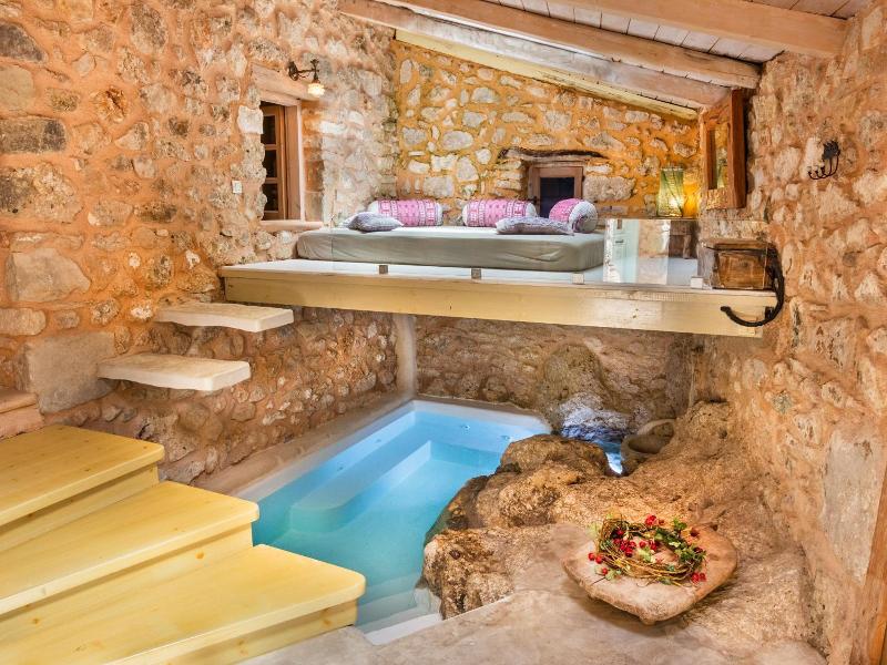 Pavezzo Country Retreat image