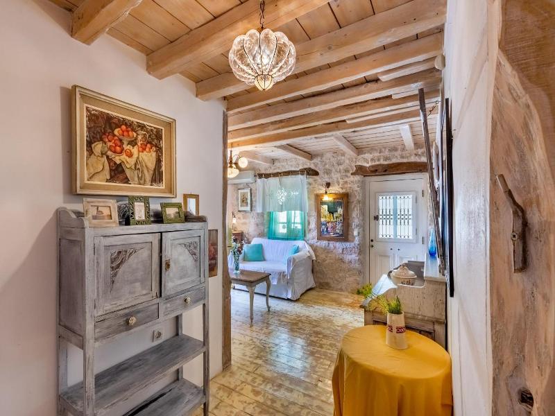 Pavezzo Country Retreat image