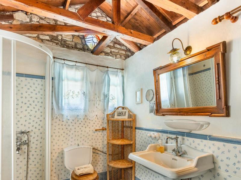 Pavezzo Country Retreat image