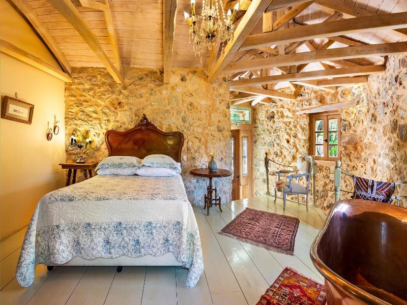 Pavezzo Country Retreat image