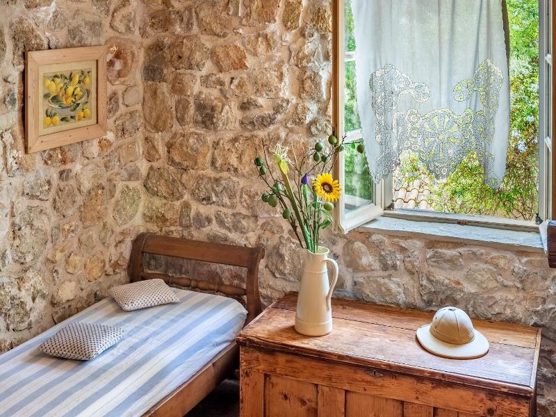 Pavezzo Country Retreat image